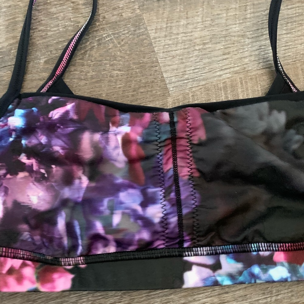 LuluLemon Floral Pirouette Sports Bra - Picture 4 of 16